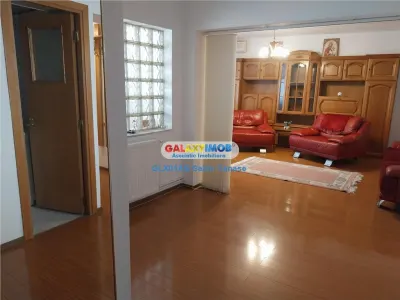 De vanzare  apartament  ultracentral  3 cam toate dotarile - Pitesti