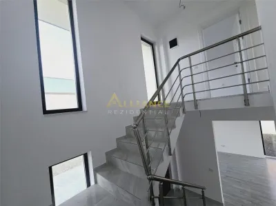 Vila individuala - 4 camere - 3 bai - beci - pod - 2 min de bulevardul principal - foto 5