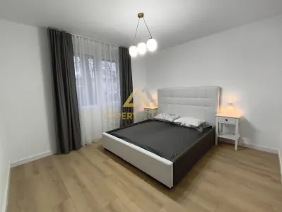 Apartament LUX 2 camere P-ta Revolutiei Ultracentral 46 mp - Baia Mare