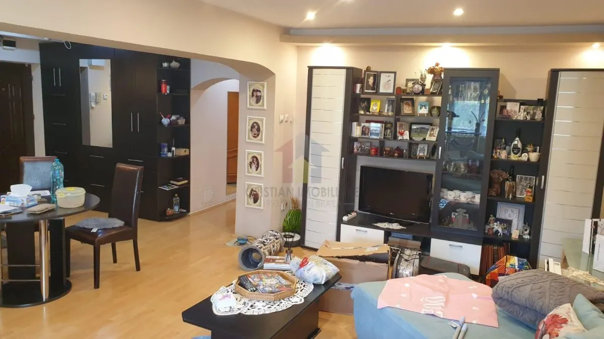 3 camere etaj 1, 2 balcoane, Mobilat si Utilat, decomandat, H.Botev - Republicii - foto 2