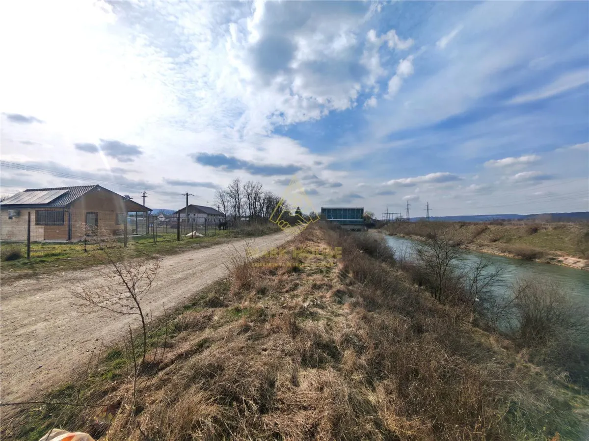 Teren 1165 mp + Cabana de vanzare in Garleni â€“ aproape de natura - foto 3