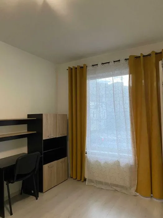 Garsoniera etajul 1 zona Onix,renovata,mobilata,84000 Euro neg - foto 1