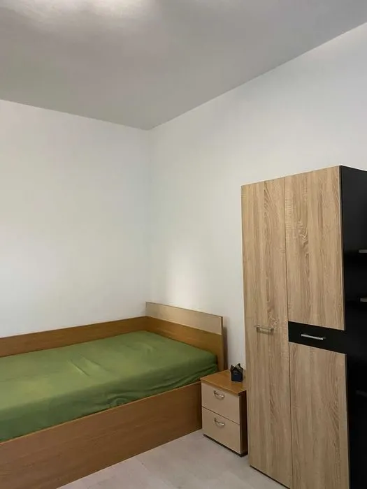 Garsoniera etajul 1 zona Onix,renovata,mobilata,84000 Euro neg - foto 4