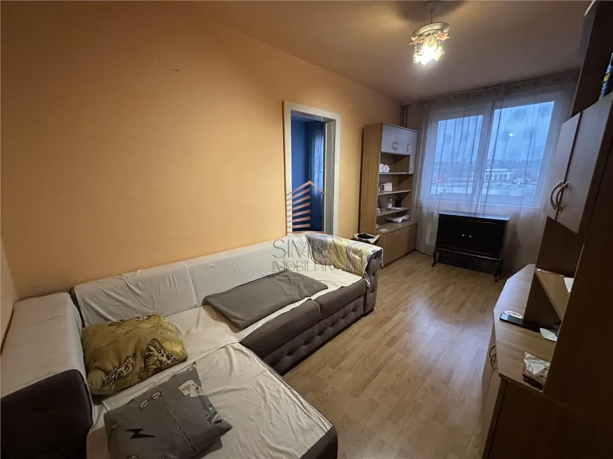 Apartament 2 camere semidecomandat, velenta - foto 1