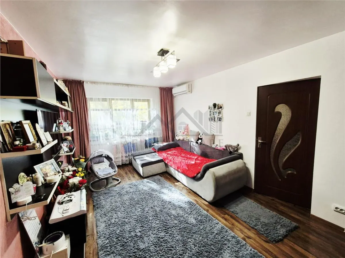 Apartament cu 2 camere de vanzare - foto 3