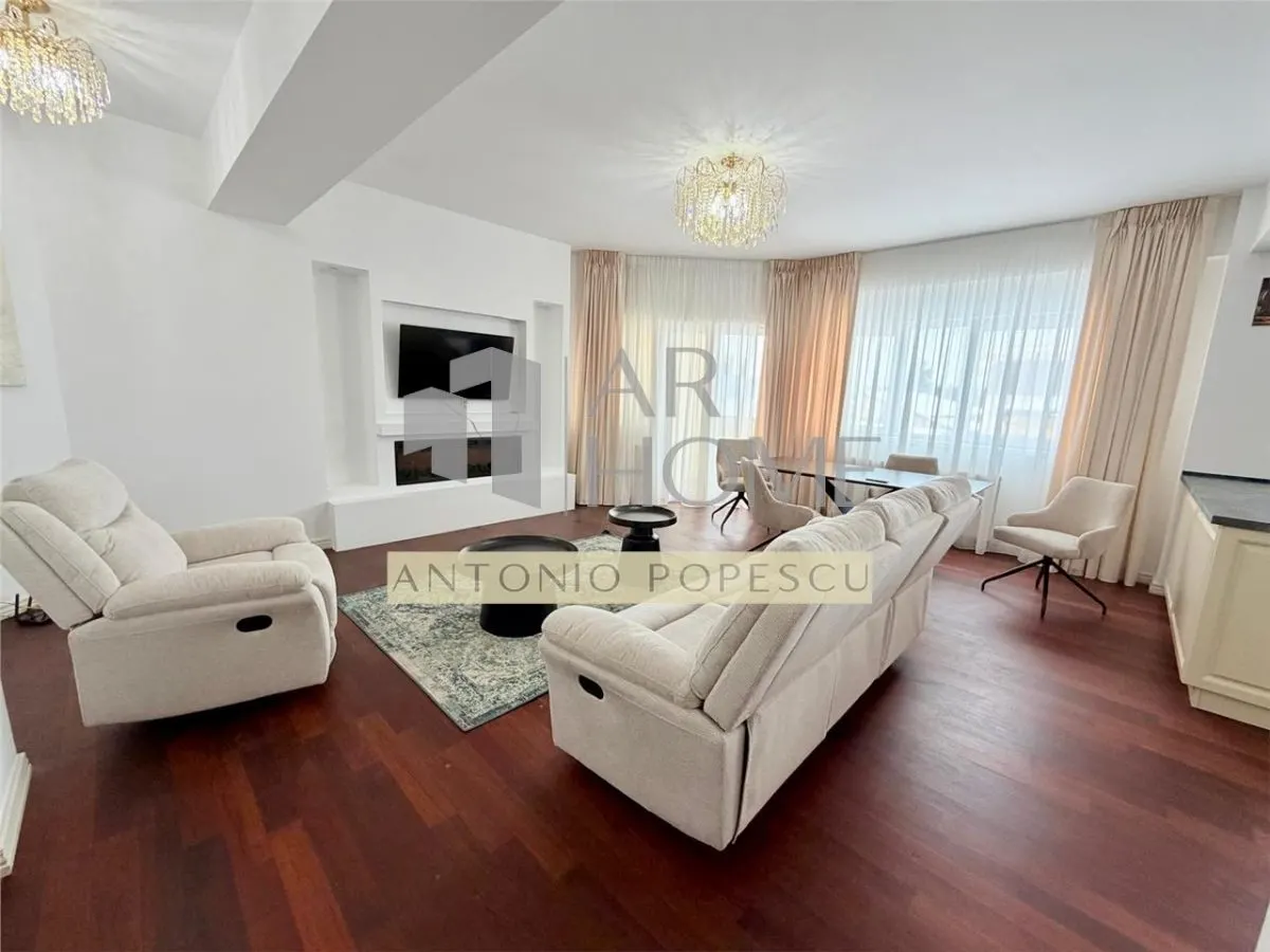 Apartament 4 camere, 2 parcari subterane, Ploiesti, ultracentral. - foto 1