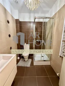 Apartament 4 camere, 2 parcari subterane, Ploiesti, ultracentral. - foto 11