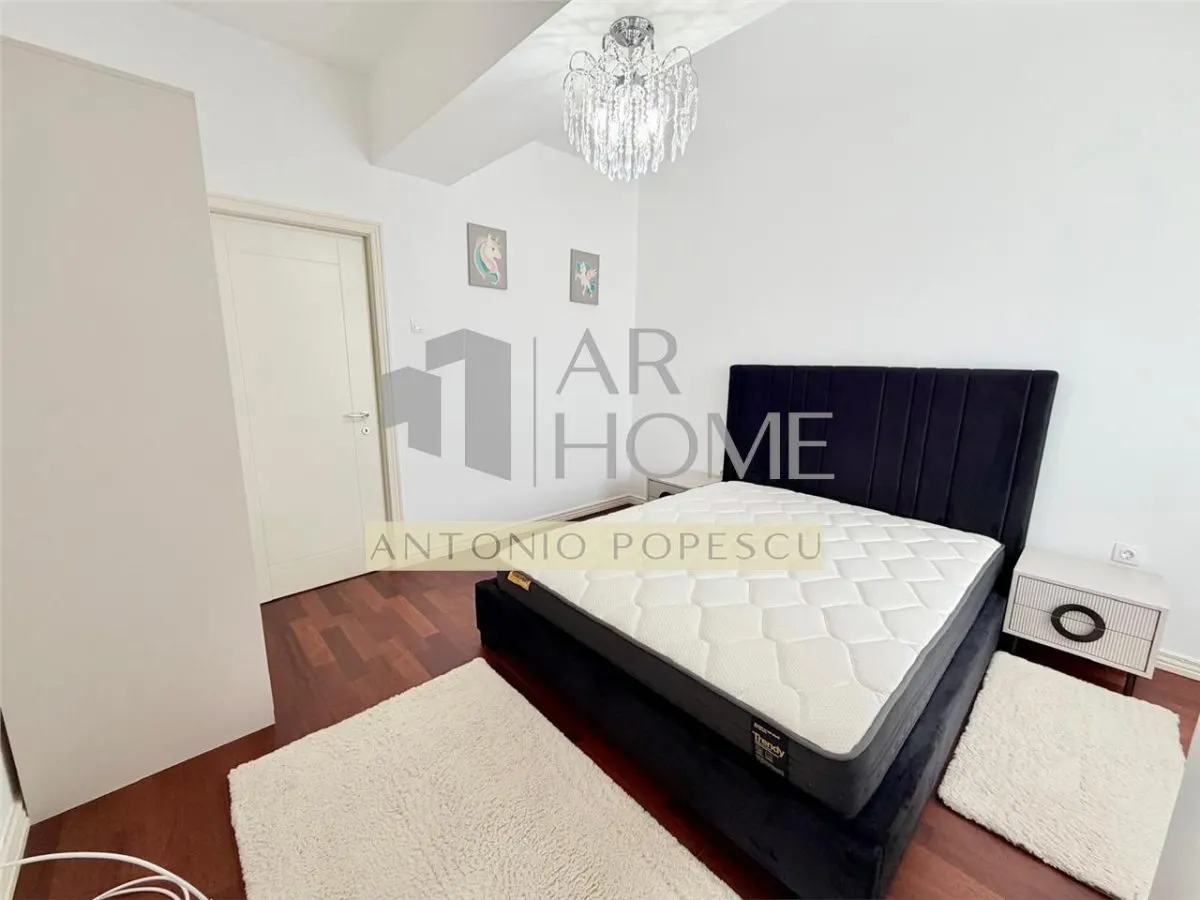 Apartament 4 camere, 2 parcari subterane, Ploiesti, ultracentral. - foto 13