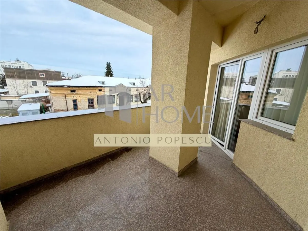 Apartament 4 camere, 2 parcari subterane, Ploiesti, ultracentral. - foto 16