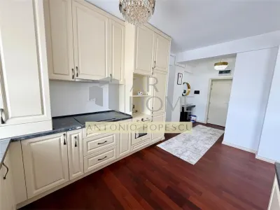Apartament 4 camere, 2 parcari subterane, Ploiesti, ultracentral. - foto 19