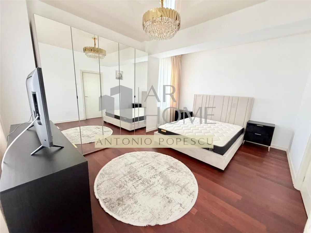 Apartament 4 camere, 2 parcari subterane, Ploiesti, ultracentral. - foto 23