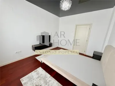 Apartament 4 camere, 2 parcari subterane, Ploiesti, ultracentral. - foto 25