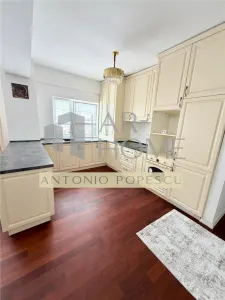 Apartament 4 camere, 2 parcari subterane, Ploiesti, ultracentral. - foto 4
