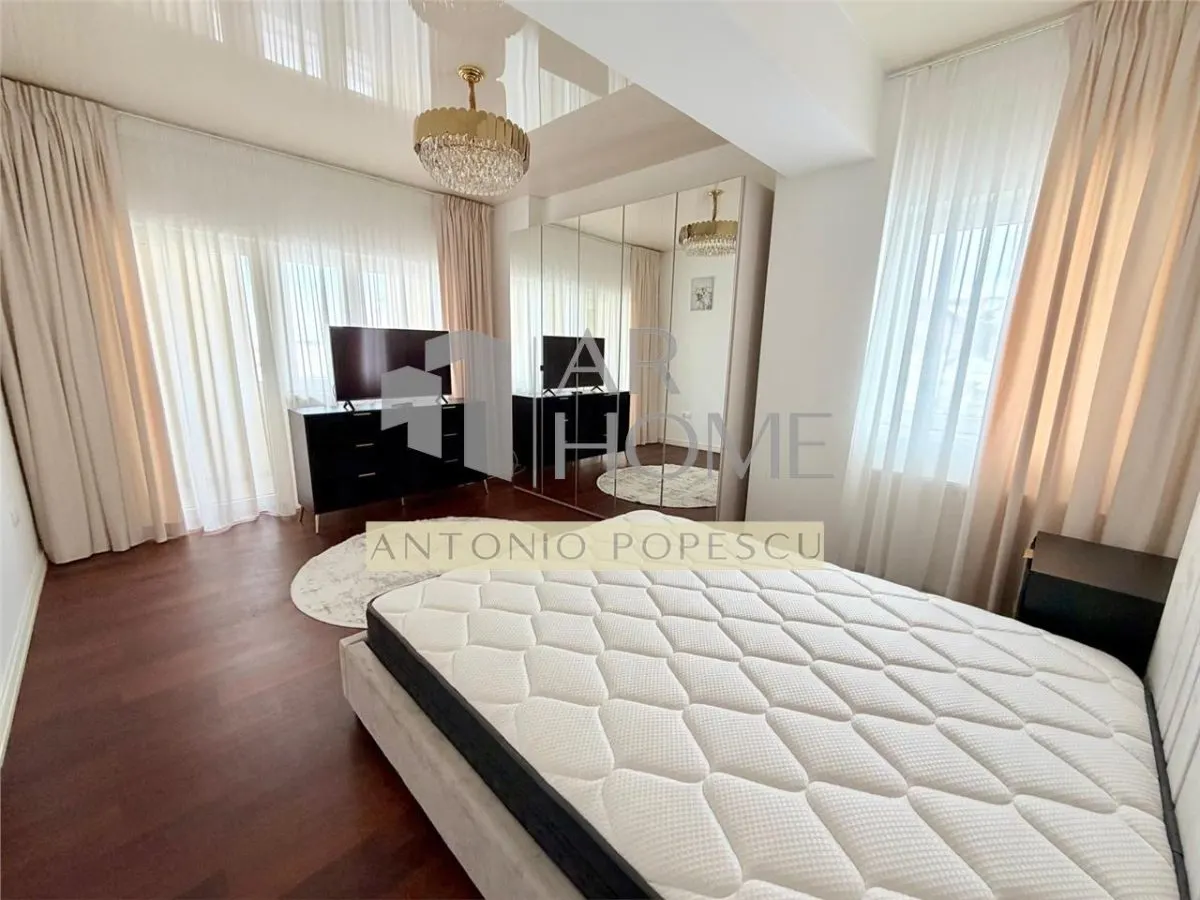 Apartament 4 camere, 2 parcari subterane, Ploiesti, ultracentral. - foto 7