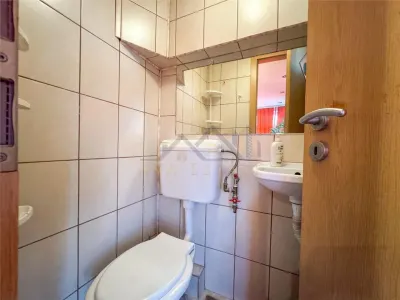 Apartament cu 3 camere, decomandat 80 mp - Zona Buziasului - foto 11
