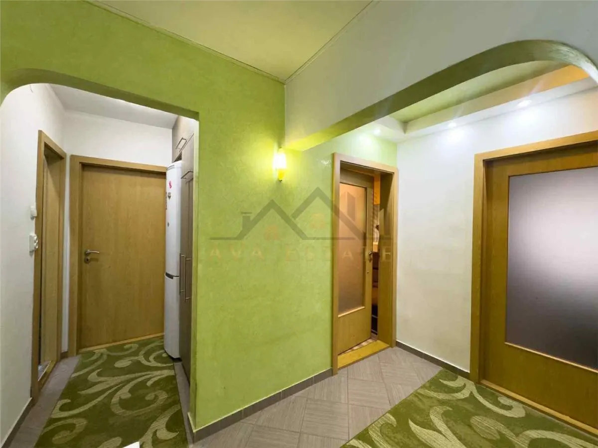 Apartament cu 3 camere, decomandat 80 mp - Zona Buziasului - foto 3