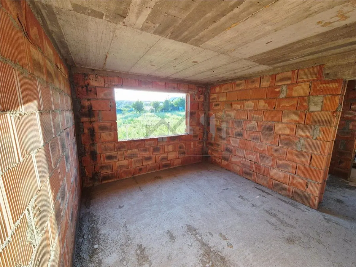 Casa de vanzare cu priveliste frumoasa - foto 7