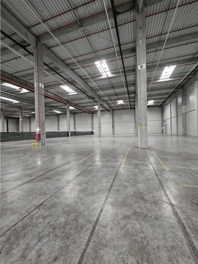 Spatiu Industrial - 4000 mp - Logistica - Productie - Depozitare - Distributie - foto 3