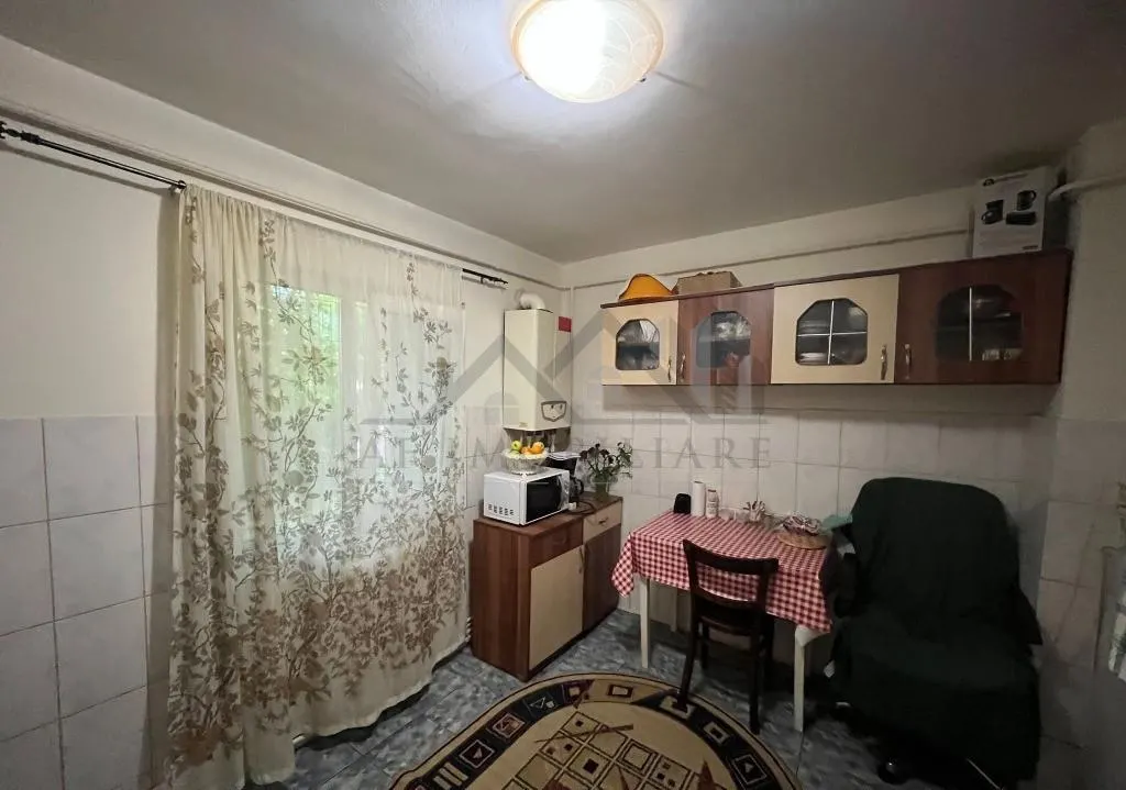 Apartament 3 camere zona Nicolina - foto 4