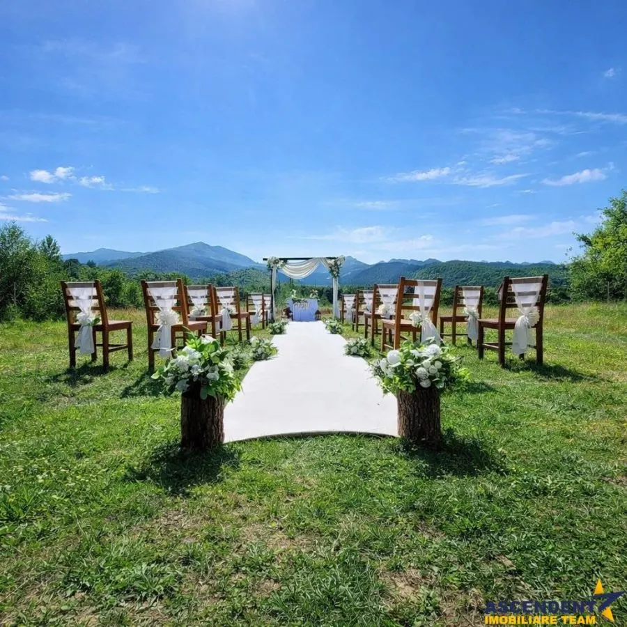 Resedinte montane,mobilate,echipate, jacuzzi,piscina,pretios areal,Sambata de Sus. - foto 1