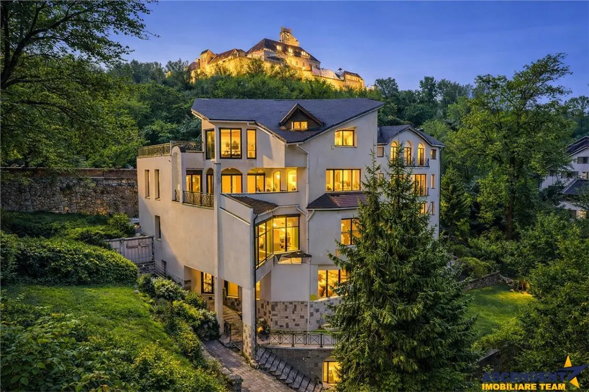 FILM! Castelariu: spectacol panoramic, locatie prestigioasa, exclusivist confort - foto 1