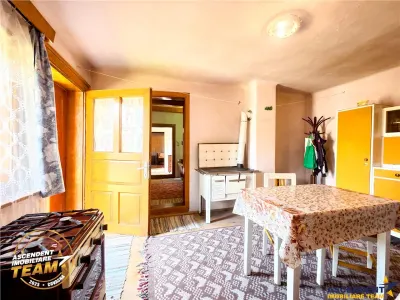 REZERVAT ! Casa traditionala din lemn, cu sura din piatra, Arcus, Covasna. - foto 13