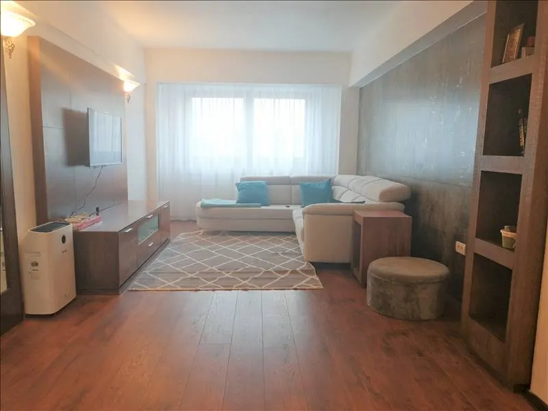 Inchiriere apartament 3 camere, Centrul Civic, Brasov - foto 1