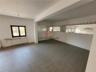 Spatiu Comercial, vad mare, amenajat, zona Central - Targu Mures