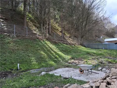Casa din lemn si teren intravilan, Izvorul Muntelui, Neamt - Izvoru Muntelui