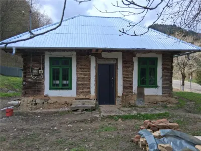 Casa din lemn si teren intravilan, Izvorul Muntelui, Neamt - foto 4