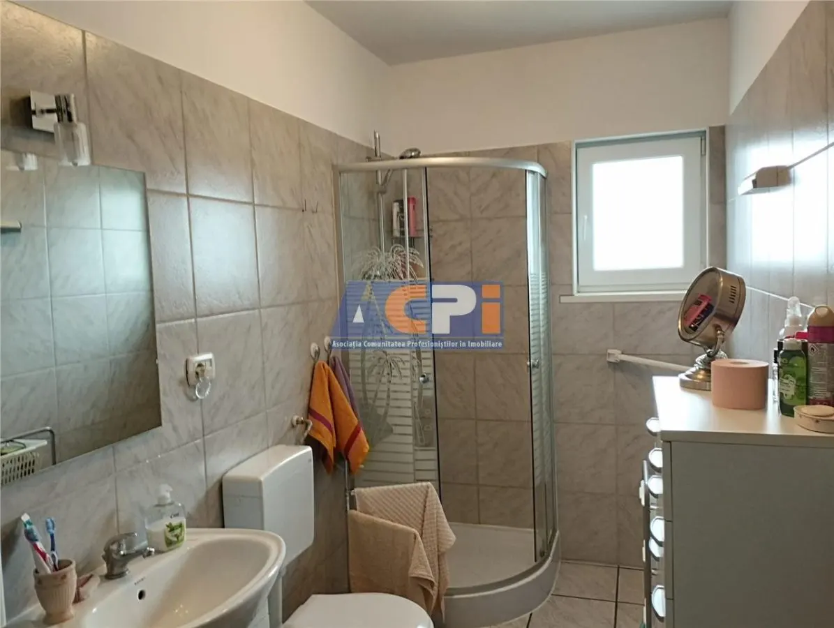 Com. Negri, Casa  , 1000mp teren - foto 1