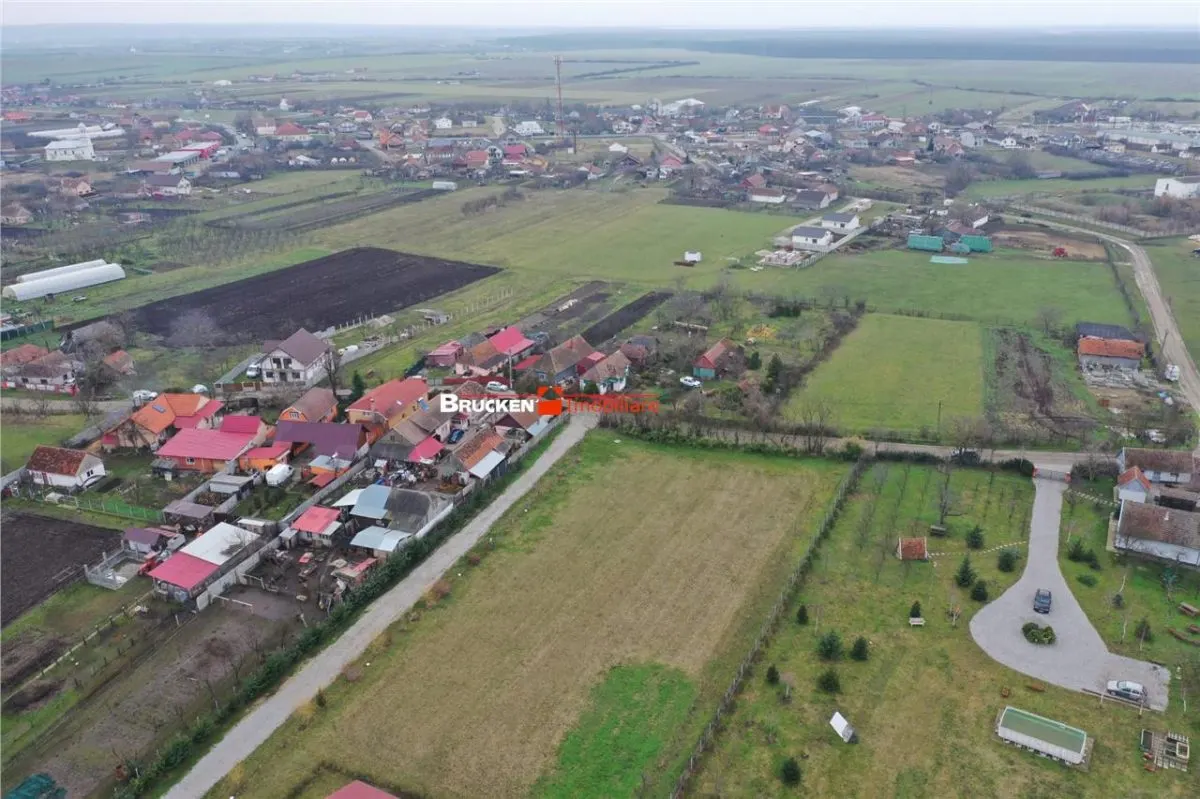 Teren intravilan de 2.623 mp in Les â€“ la 20 min de Oradea - foto 4
