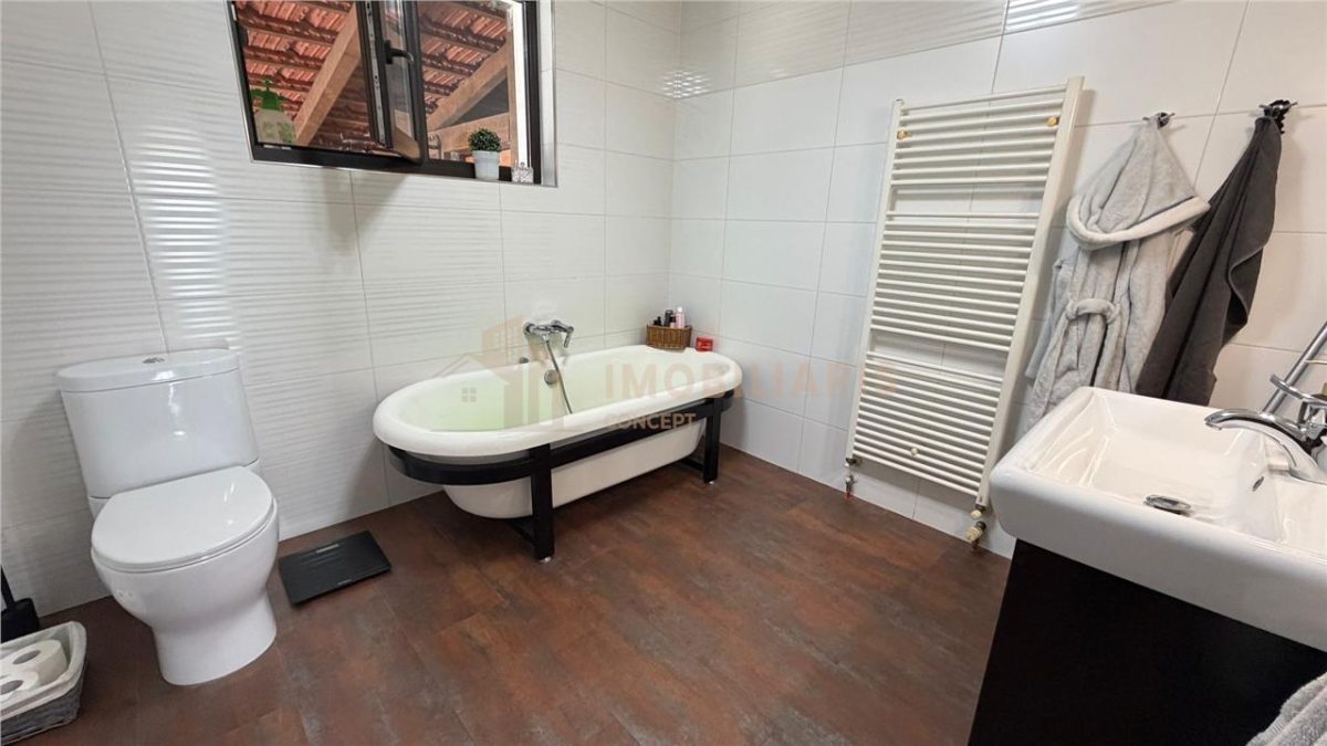 Casa individuala de vanzare-inchiriere, zona Marul de Aur - foto 11