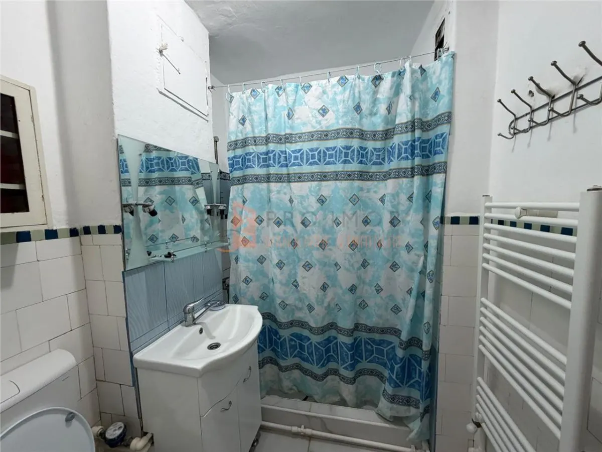 Apartament 2 camere cf 1 semidecomandat zona Crang - foto 12