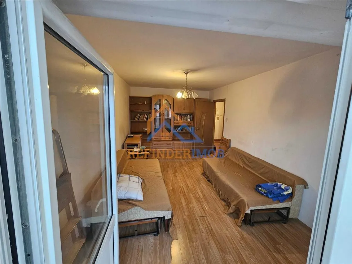 Garsoniera de vanzare, zona Mall Vitan - foto 4