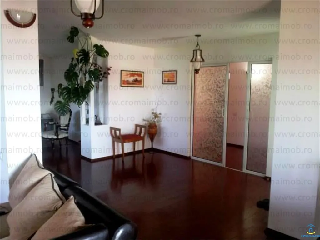 Inchiriere apartament 4 camere zona Republicii - foto 12