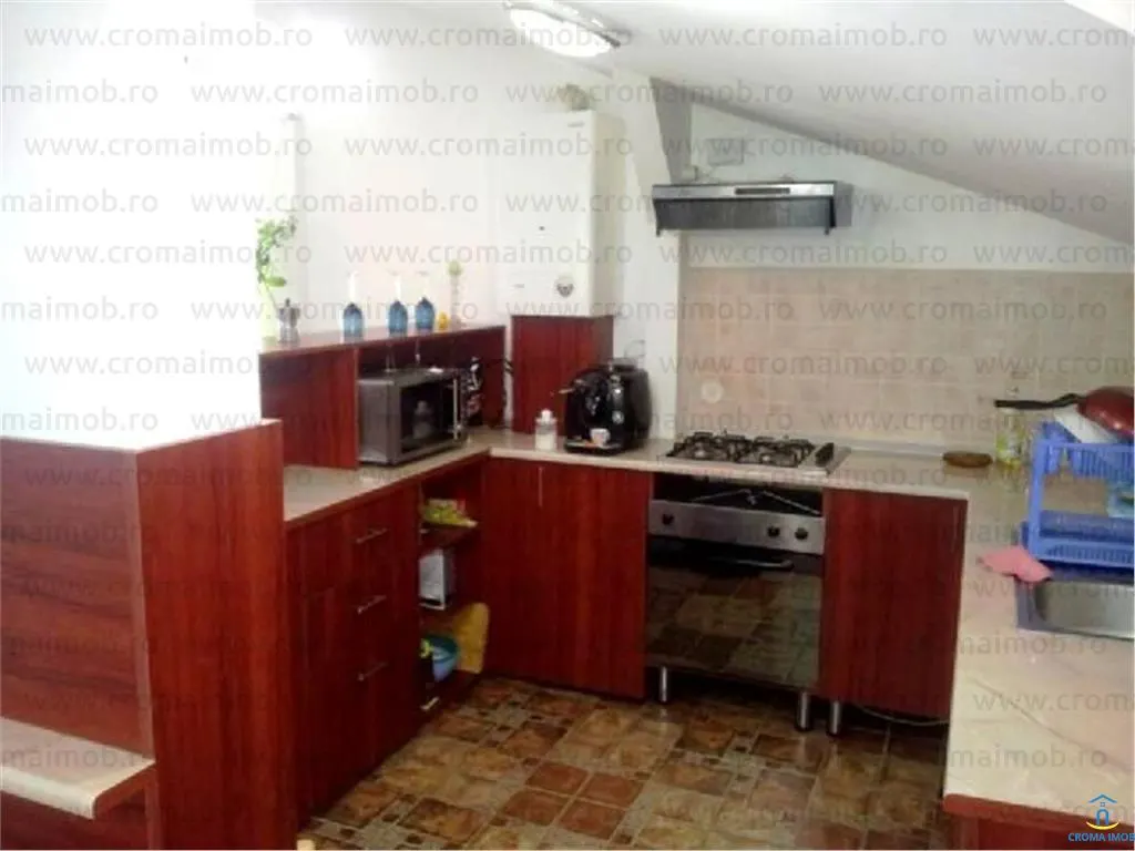 Inchiriere apartament 4 camere zona Republicii - foto 18