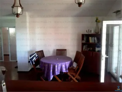 Inchiriere apartament 4 camere zona Republicii - foto 20