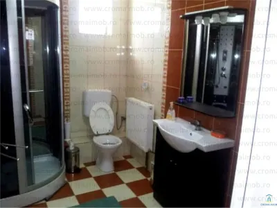 Inchiriere apartament 4 camere zona Republicii - foto 9