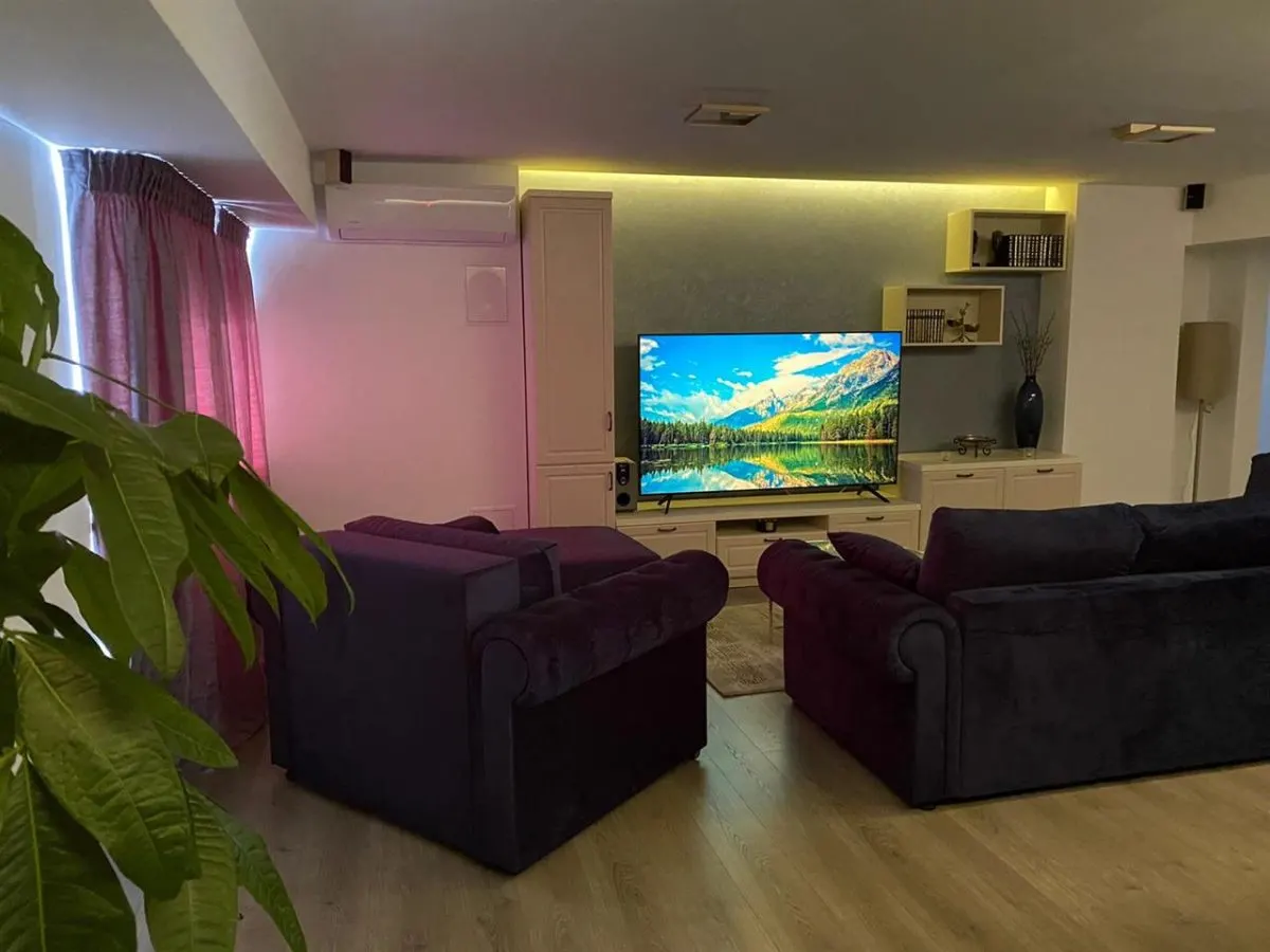 Vanzare apartament 3 camere, deosebit, Titulescu - Victoriei, loc de parcare - foto 1