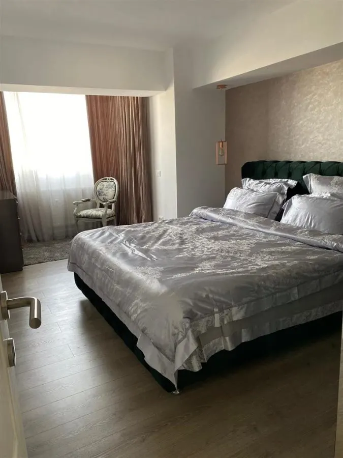 Vanzare apartament 3 camere, deosebit, Titulescu - Victoriei, loc de parcare - foto 14