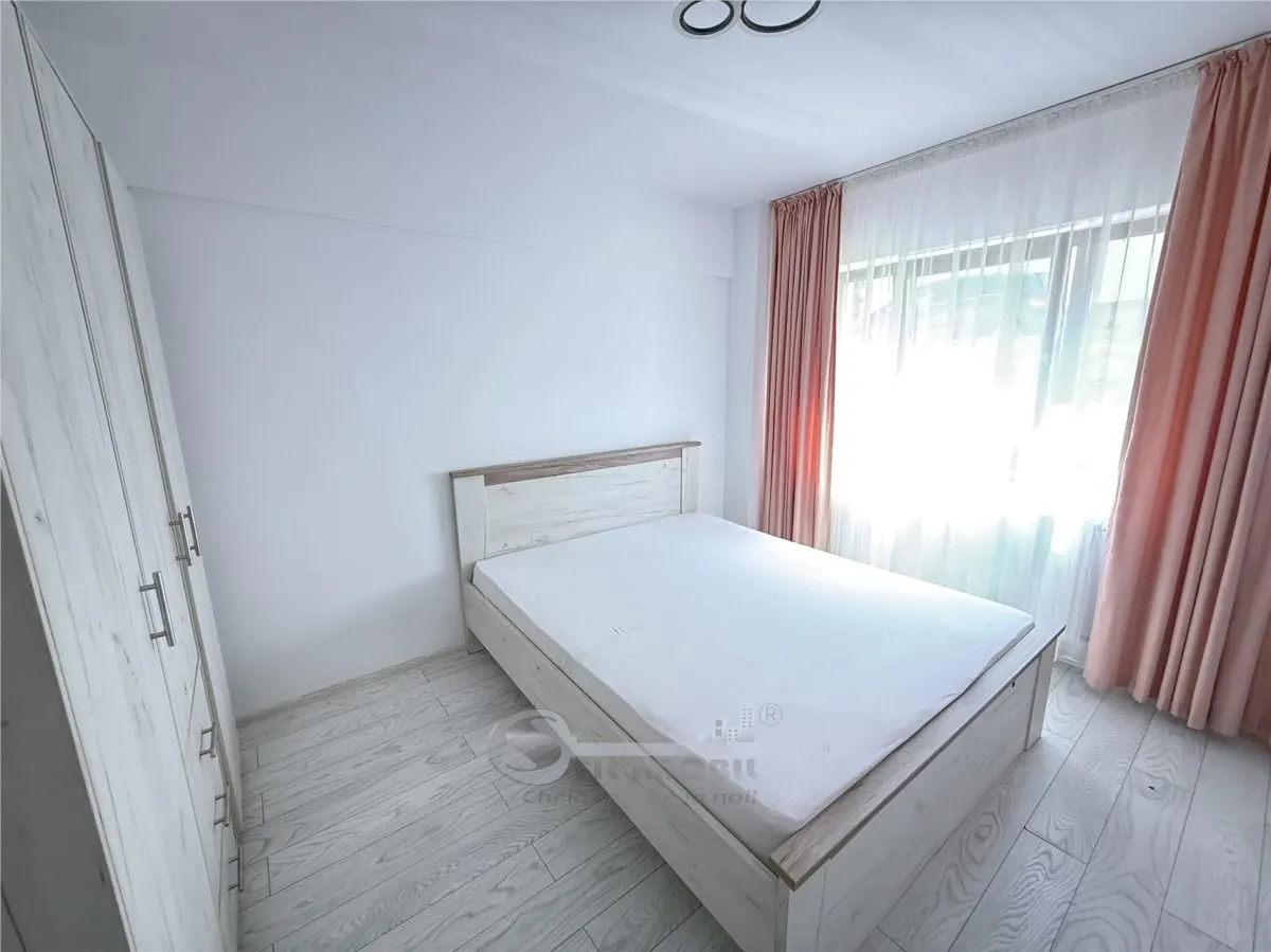 2 CAM BUCIUM INTABULAT PE IASI , GEAM LA BAIE, MOBILAT UTILAT - foto 2