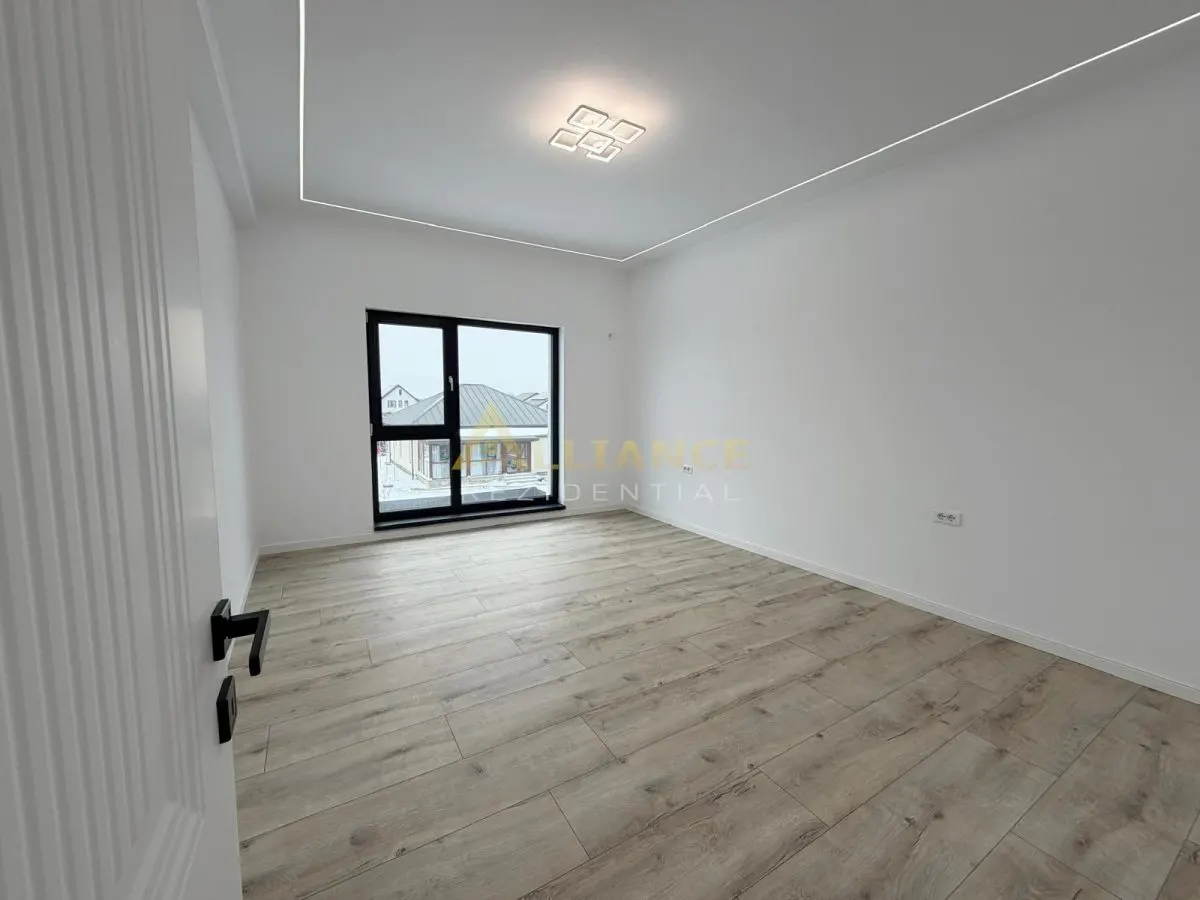 Vila individuala P+1E cu finisaje de lux || 4 camere 3 bai || 540mp teren - foto 3