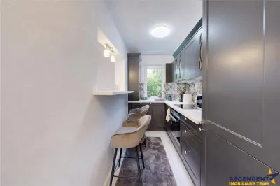 Prima inchiriere! Eleganta si simplitate - Centrul Civic, renovat complet, etaj intermediar, design cu detalii unice - foto 2