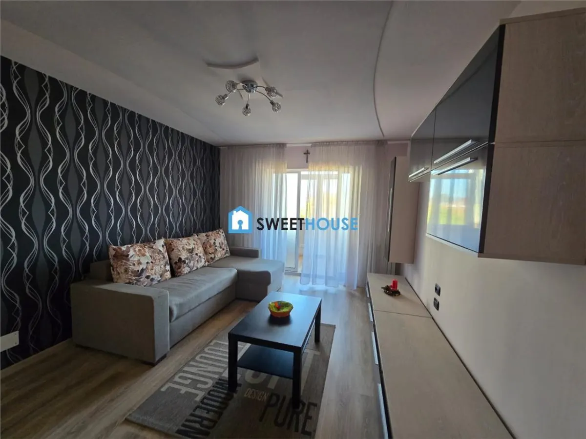 Apartament cu trei camere zona centrala - foto 2