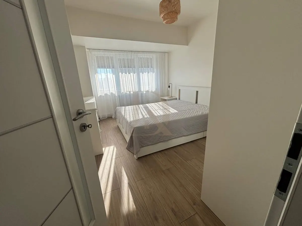 Centru - Casa de Pensii , 3 camere , 74 mp , amenajat complet - foto 2