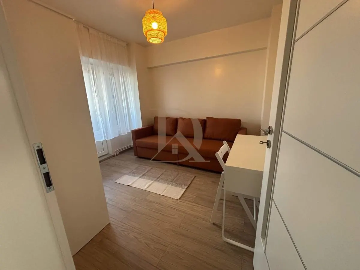 Centru - Casa de Pensii , 3 camere , 74 mp , amenajat complet - foto 3