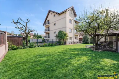 Vila solida Tractorul Coresi, spatii ample, teren 700 mp, garaj 4 masini - foto 16