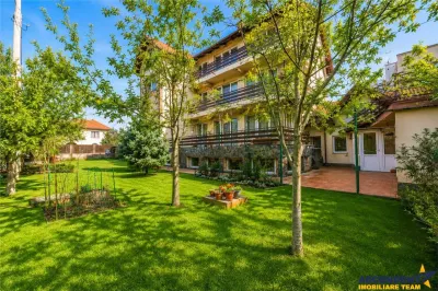 Vila solida Tractorul Coresi, spatii ample, teren 700 mp, garaj 4 masini - foto 19