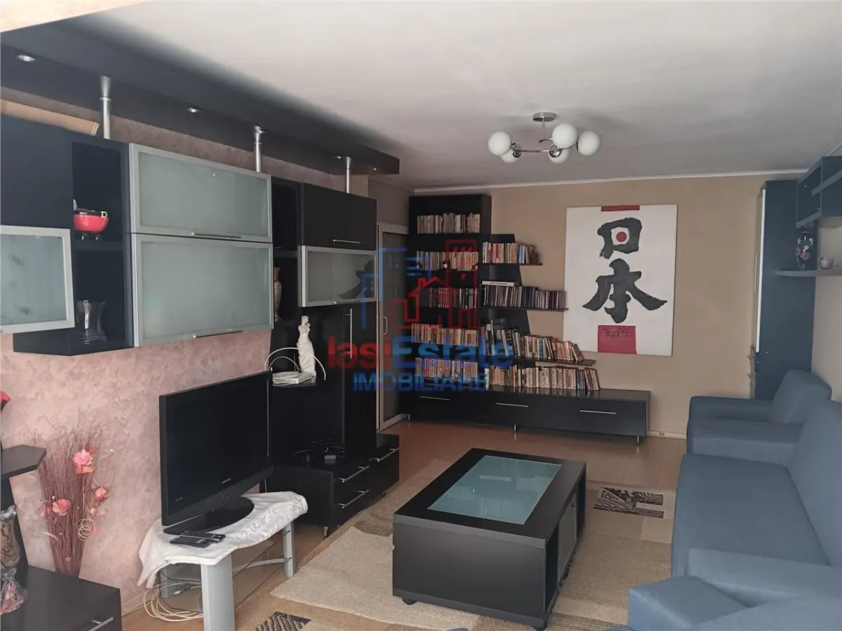 Apartament 3 camere decomandat - foto 4